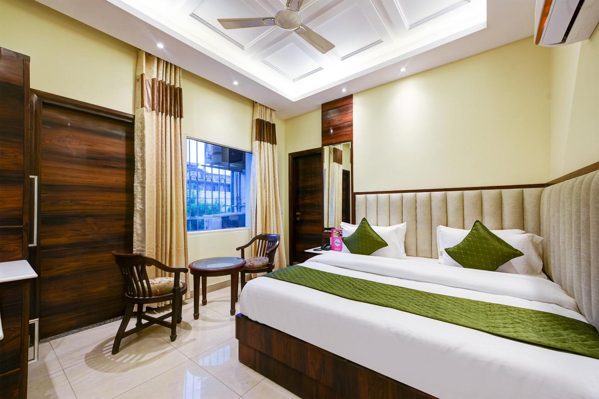 Hotel Geet Deluxe New Delhi Exterior photo