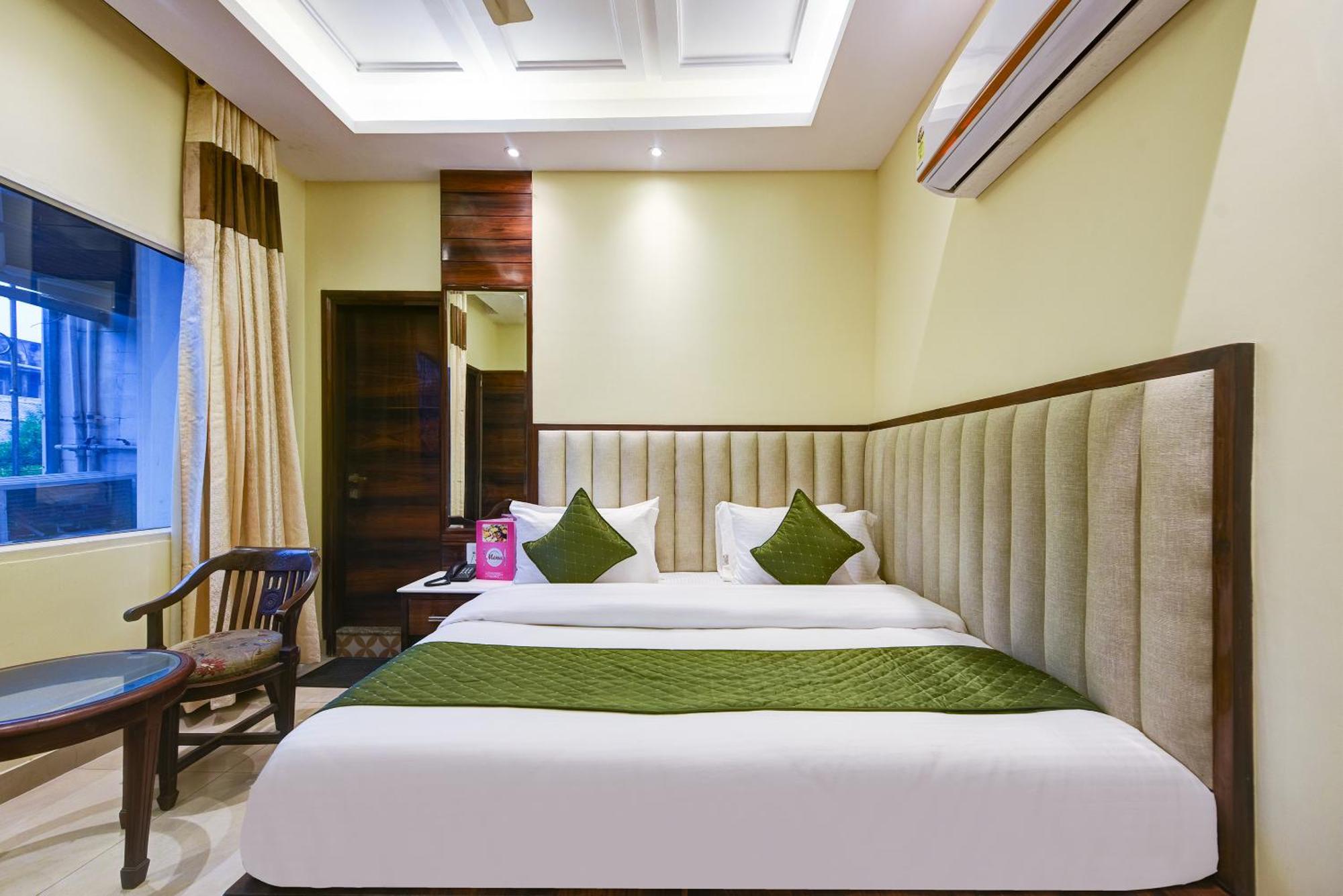Hotel Geet Deluxe New Delhi Exterior photo