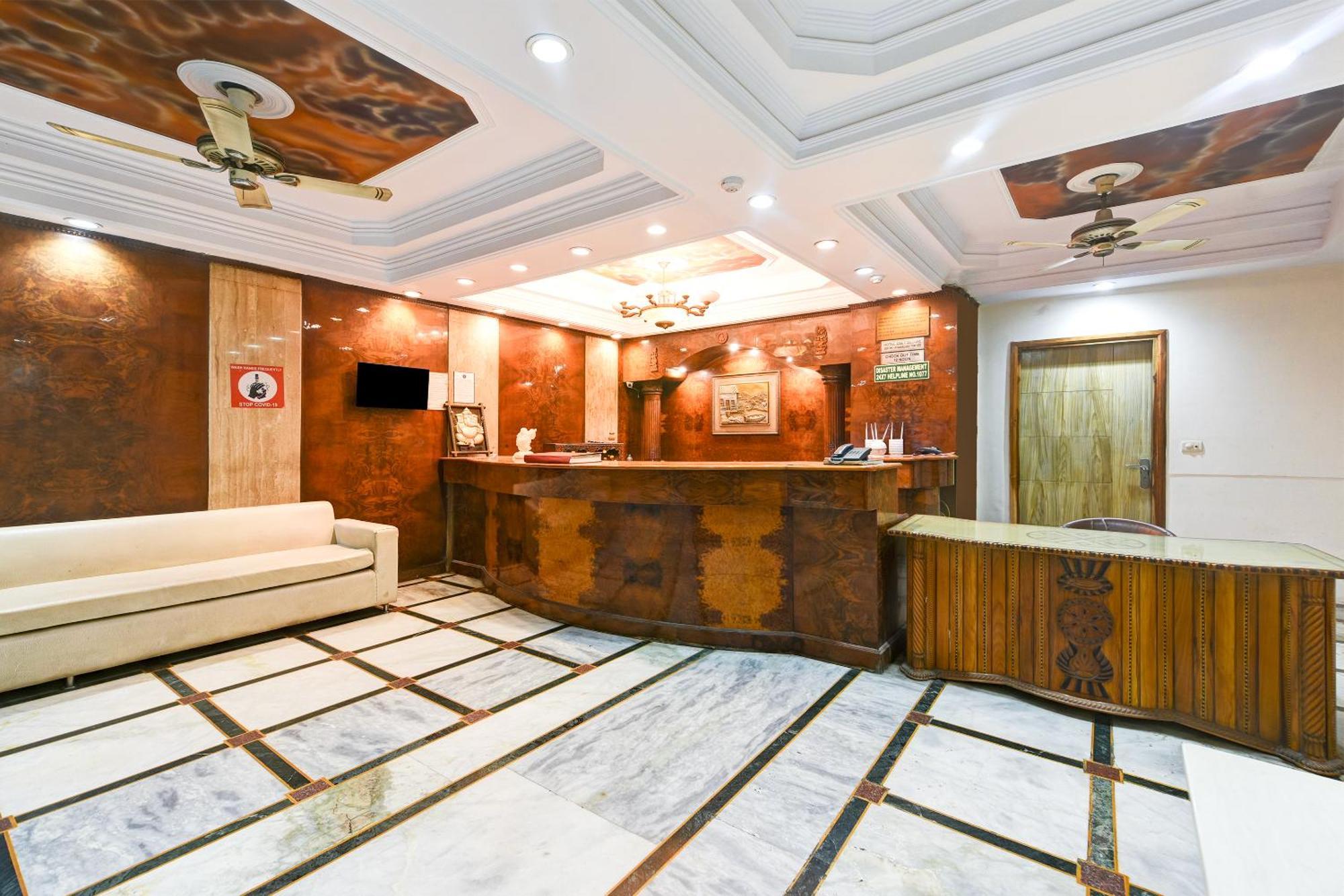 Hotel Geet Deluxe New Delhi Exterior photo